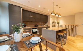 Entire 2 Bed - Free Parking - No. 15 - The Cosy Collection Ltd